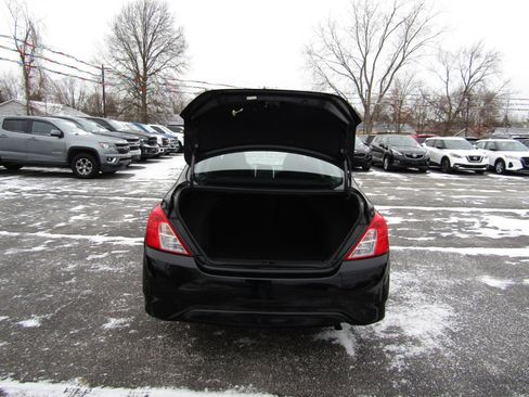 Used 2019 Nissan Versa SV image 15