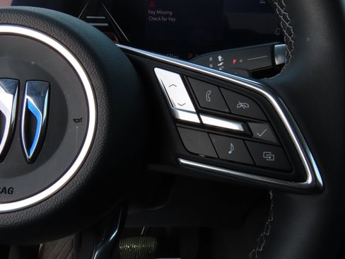 Used 2025 Buick Envision Preferred image 31