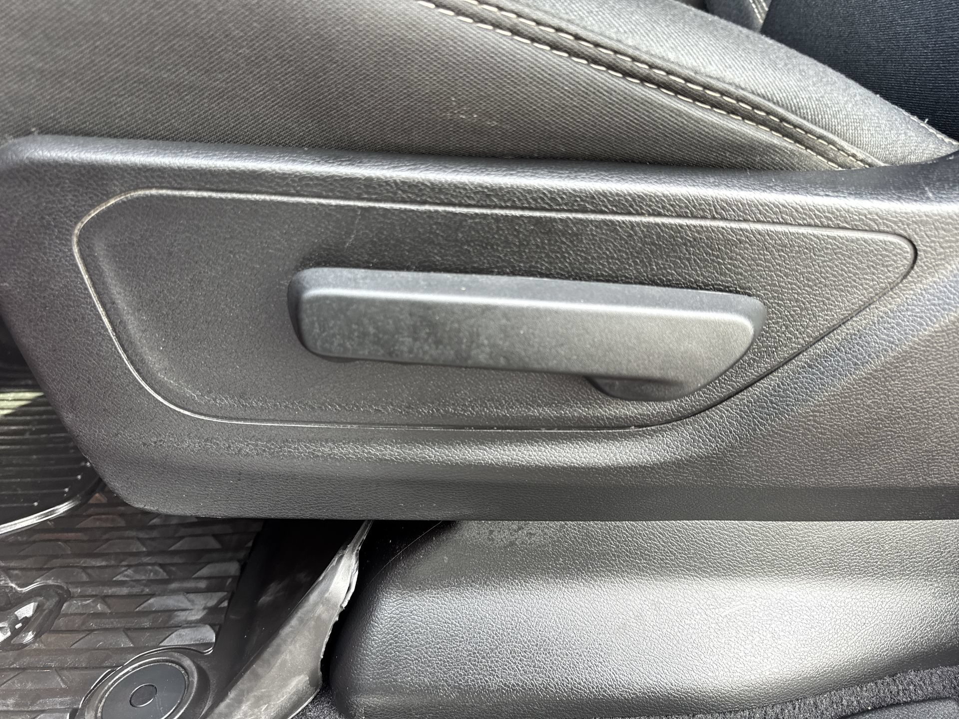 Used 2025 RAM 1500 Warlock AWD/4WD image 11