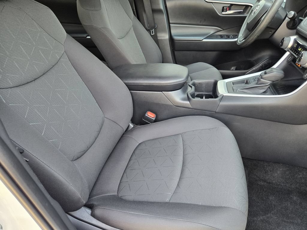 Used 2024 Toyota RAV4 XLE FWD image 11