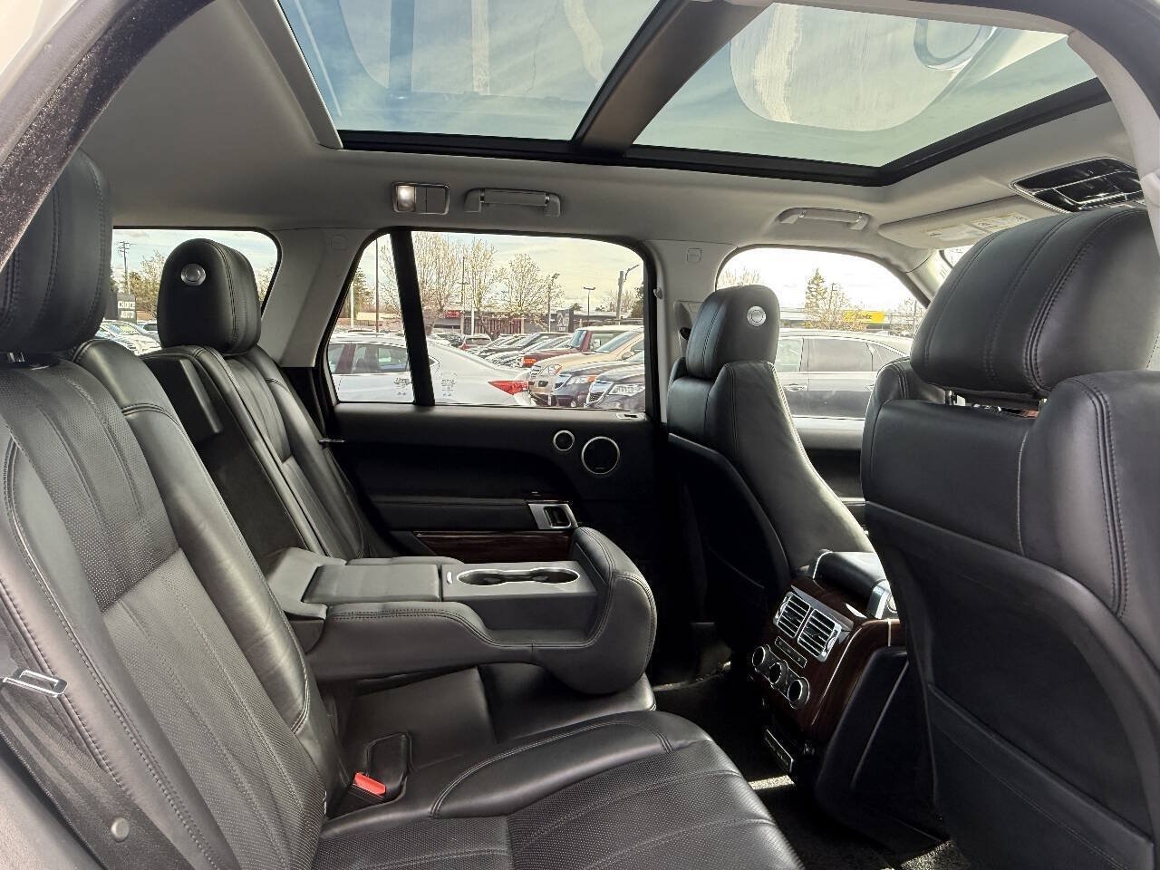 Used 2015 Land Rover Range Rover Supercharged AWD/4WD image 18