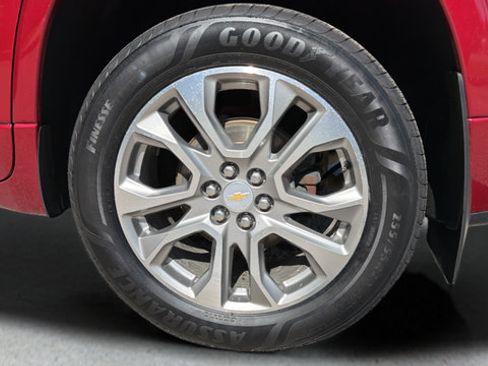 Used 2021 Chevrolet Traverse Premier AWD/4WD image 43