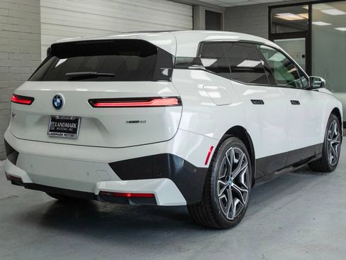 Used 2025 BMW iX xDrive50 AWD/4WD image 29