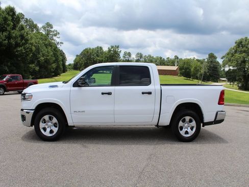 Used 2025 RAM 1500 Big Horn AWD/4WD image 6
