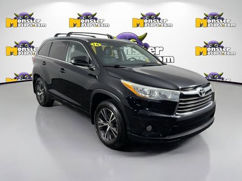 Used 2016 Toyota Highlander XLE AWD/4WD image 3