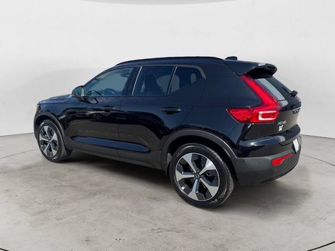 Certified 2026 Volvo XC40 B5 Plus AWD/4WD image 4