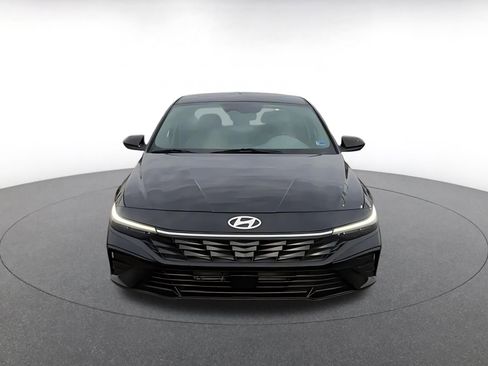 Used 2025 Hyundai Elantra SEL image 4