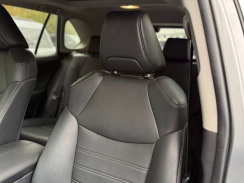 Used 2022 Toyota RAV4 Limited image 5