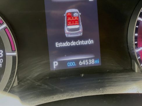Used 2022 Toyota Highlander LE FWD image 8