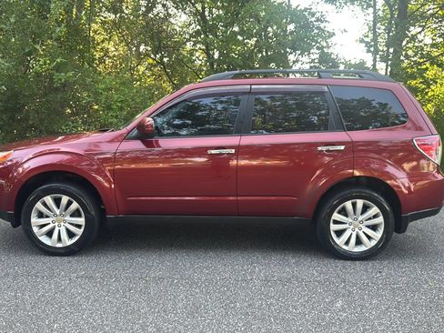 Used 2012 Subaru Forester 2.5X Premium AWD/4WD image 3