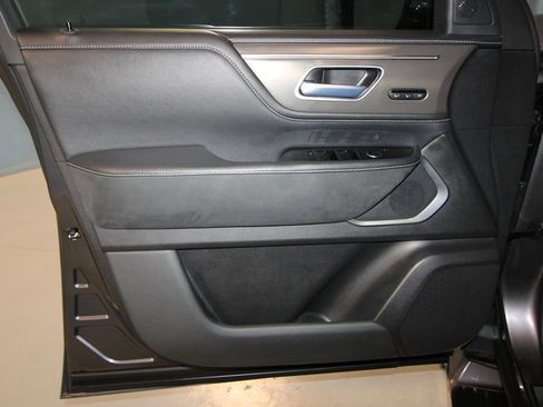 Used 2025 INFINITI QX80 Luxe image 5