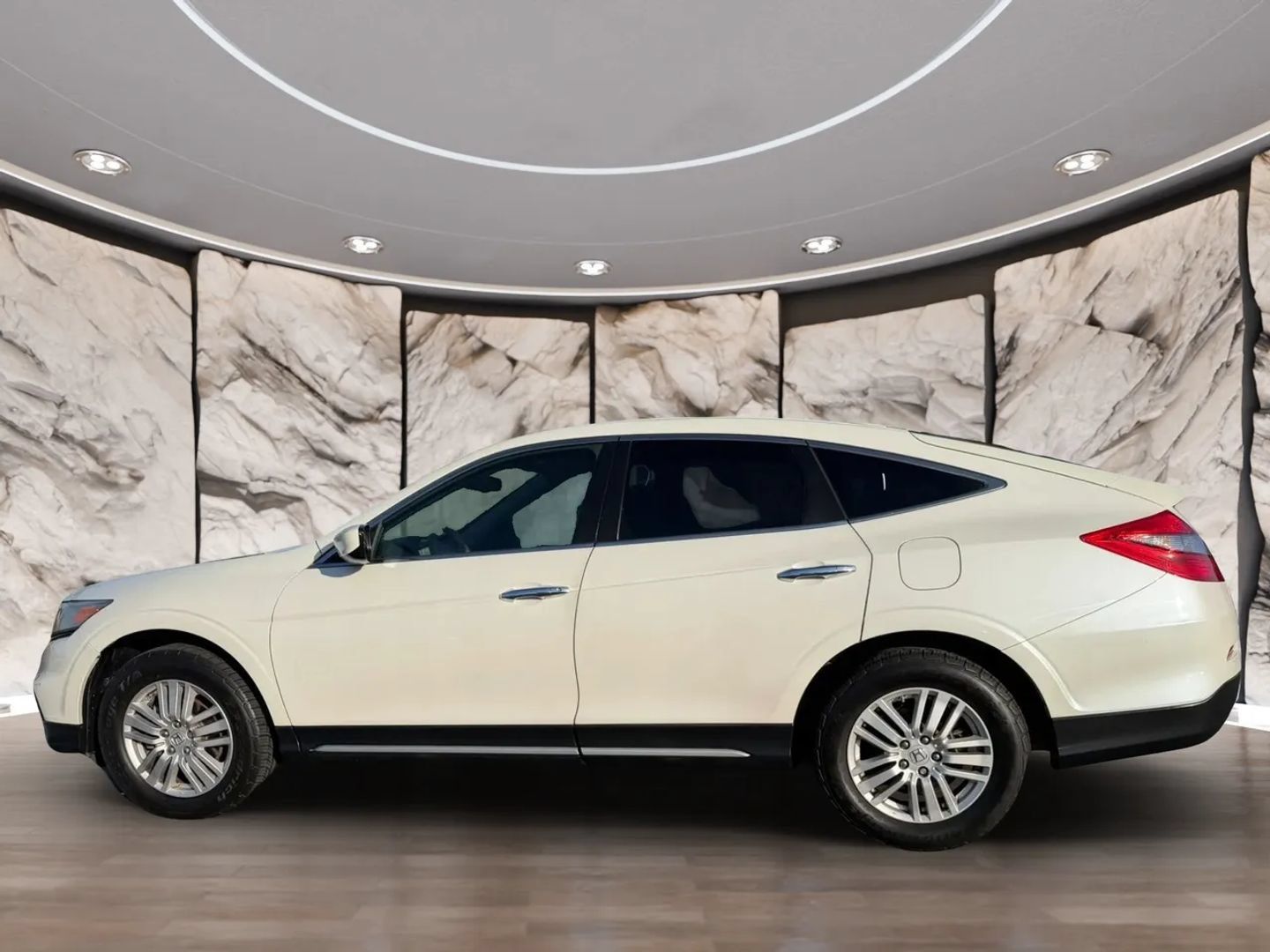 Used 2015 Honda Crosstour EX image 5
