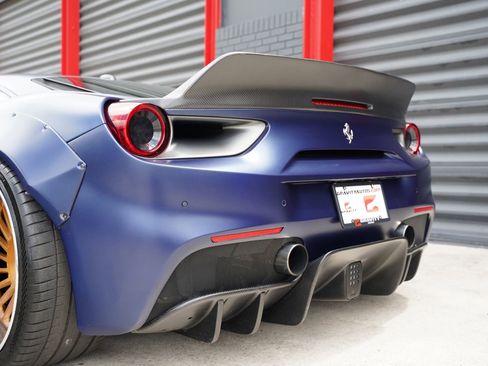 Used 2017 Ferrari 488 GTB RWD image 4
