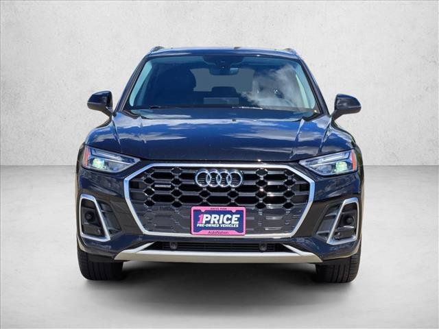 Used 2022 Audi Q5 2.0T Premium w/ Convenience Package AWD/4WD image 2