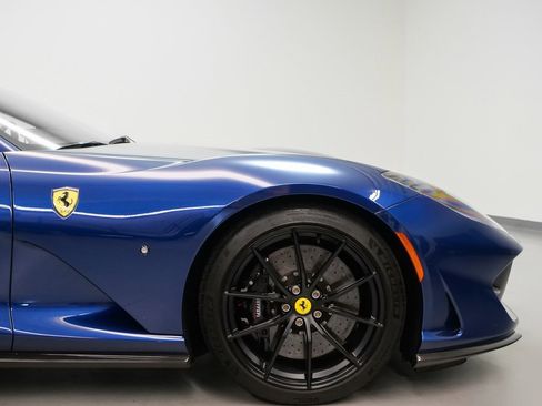 Certified 2021 Ferrari 812 GTS Base image 7