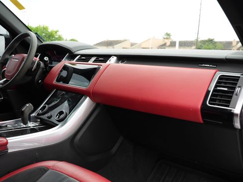 Used 2020 Land Rover Range Rover Sport HST image 24