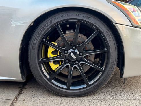 Used 2006 Cadillac XLR V image 17