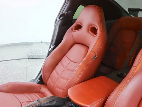 Used 2017 Nissan GT-R Premium w/ Premium Interior Package image 16