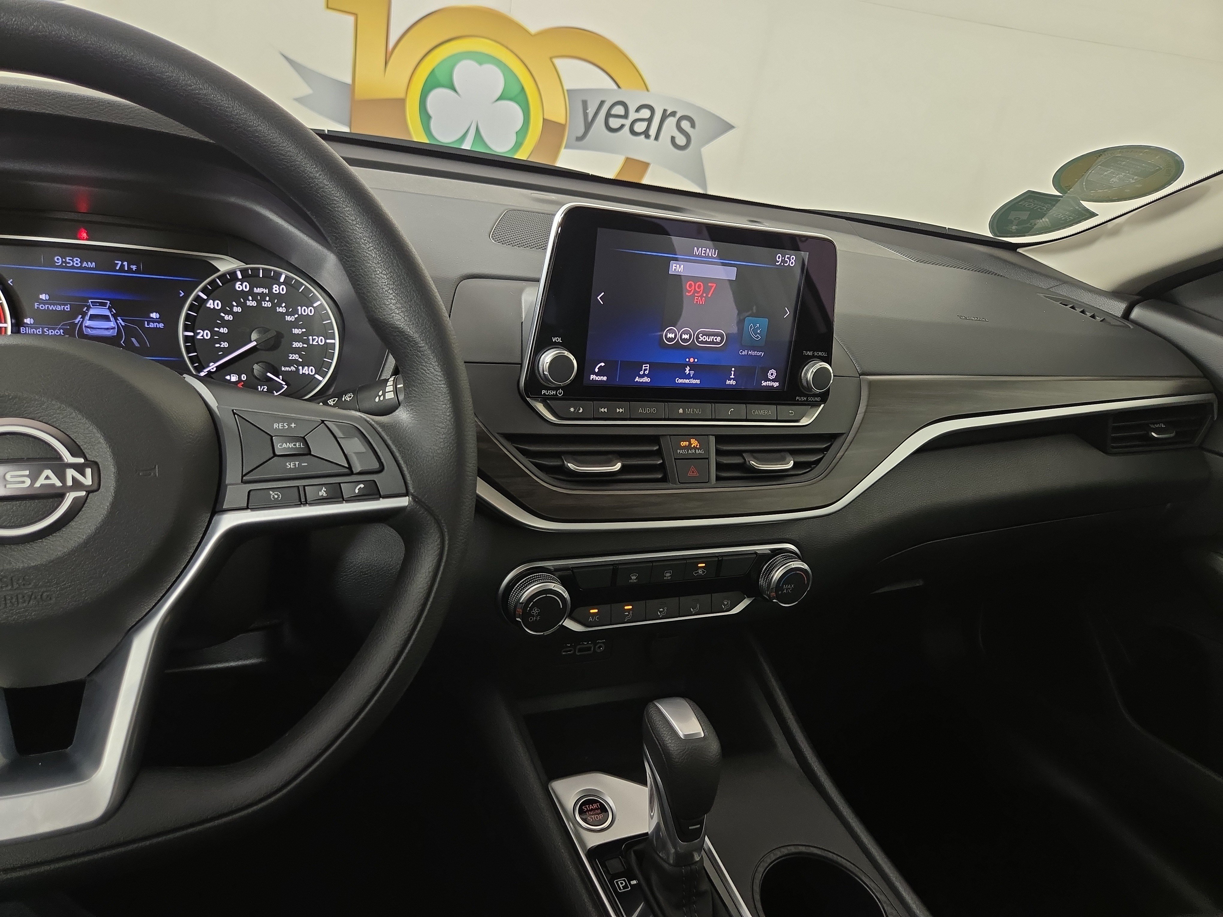 Used 2025 Nissan Altima 2.5 SV FWD image 23