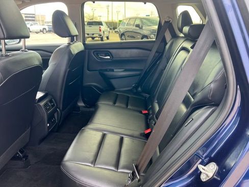Used 2025 Nissan Rogue SL w/ Tech Package AWD/4WD image 18