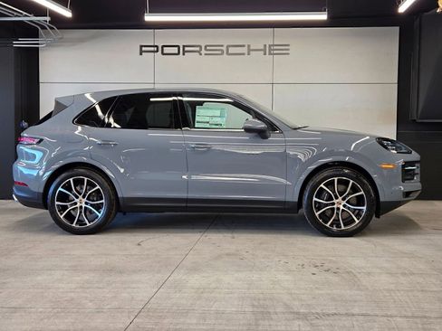 Certified 2026 Porsche Cayenne AWD/4WD image 26