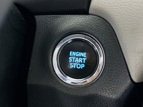 Used 2022 Toyota RAV4 XLE w/ Convenience Package image 20