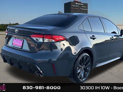 Used 2025 Toyota Corolla SE FWD image 3