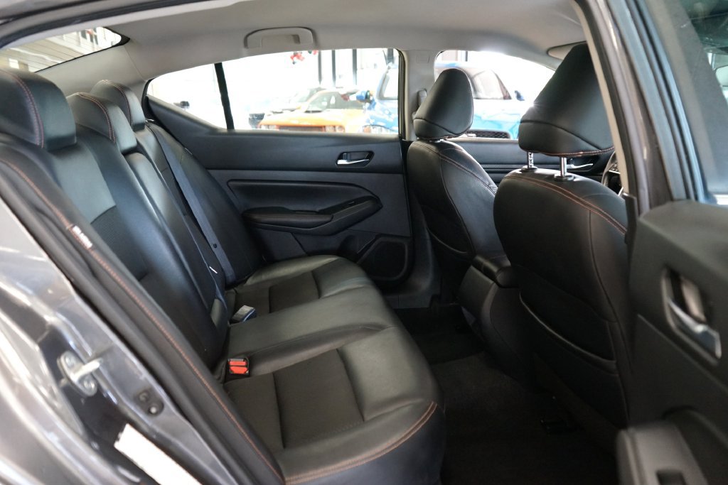Used 2021 Nissan Altima 2.5 SR FWD image 12