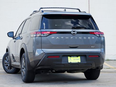Used 2023 Nissan Pathfinder SV FWD image 5