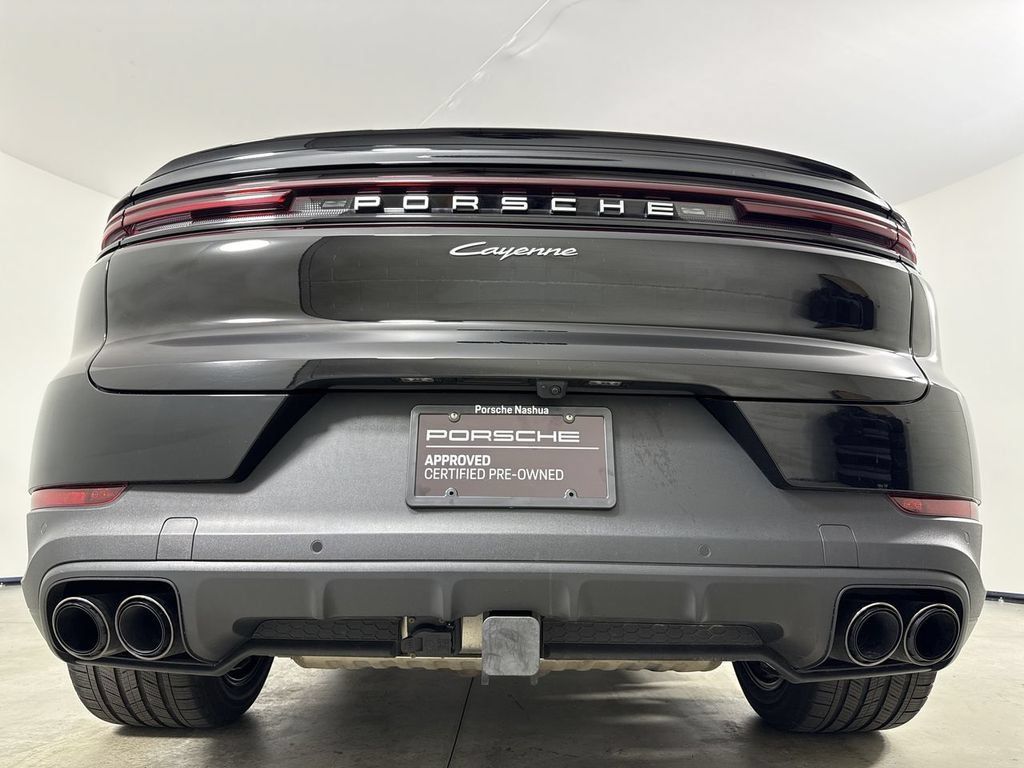 Certified 2024 Porsche Cayenne Coupe AWD/4WD image 19