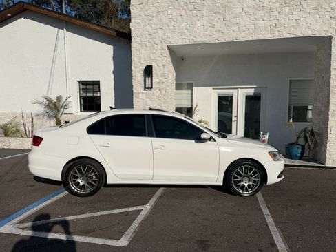 Used 2013 Volkswagen Jetta TDI image 17