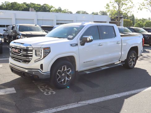 Used 2024 GMC Sierra 1500 SLT w/ SLT Premium Plus Package AWD/4WD image 5