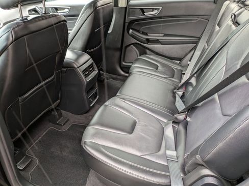 Used 2022 Ford Edge Titanium image 23