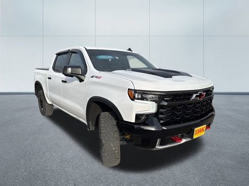 Used 2023 Chevrolet Silverado 1500 ZR2 w/ Technology Package image 4