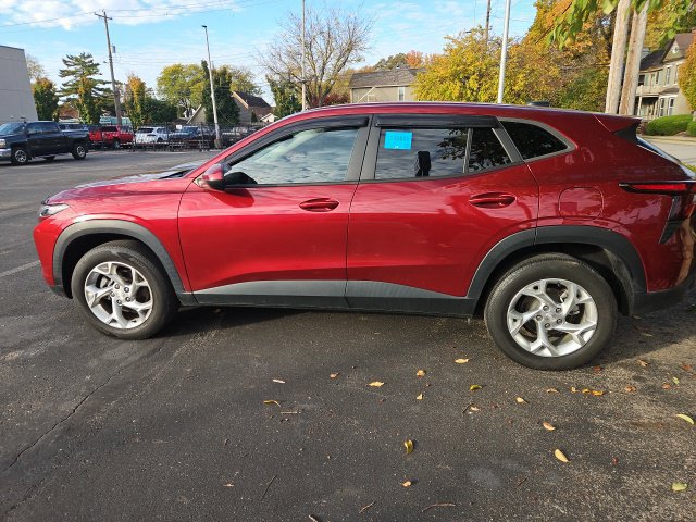 Used 2024 Chevrolet Trax LS w/ LS Convenience Package FWD image 6