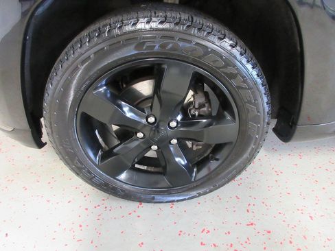 Used 2016 Jeep Grand Cherokee High Altitude AWD/4WD image 29