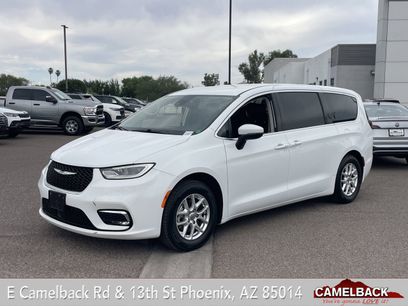 Used 2023 Chrysler Pacifica Touring-L