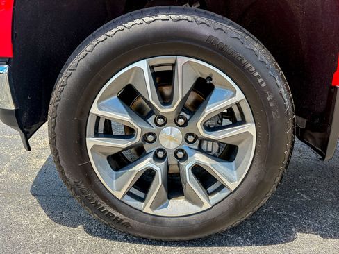 Used 2022 Chevrolet Silverado 1500 LT AWD/4WD image 36