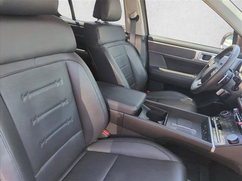 Used 2025 Hyundai Santa Fe Limited FWD image 27