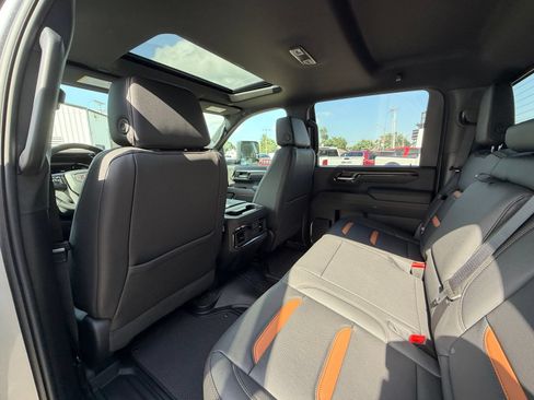 New 2026 GMC Sierra 2500 AT4 w/ AT4 Premium Plus Package AWD/4WD image 32