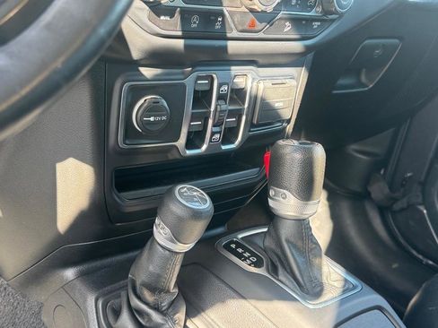 Used 2019 Jeep Wrangler Unlimited Sport S AWD/4WD image 11