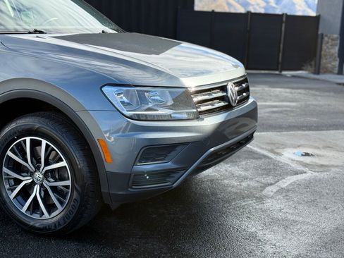 Used 2020 Volkswagen Tiguan SE image 4