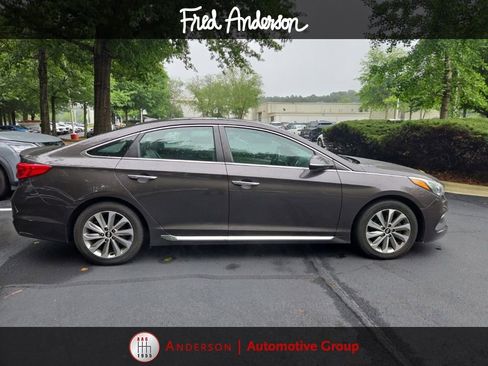 Used 2016 Hyundai Sonata Sport w/ Option Group 1V FWD image 12
