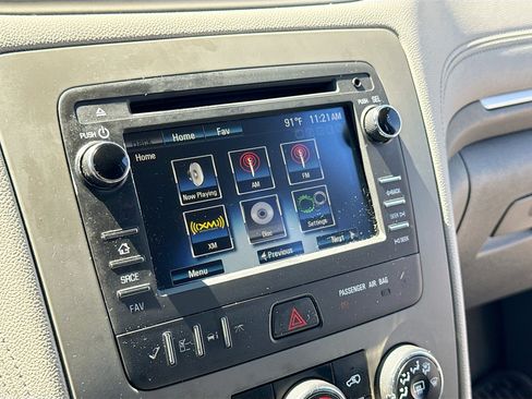 Used 2017 Chevrolet Traverse LS FWD image 9