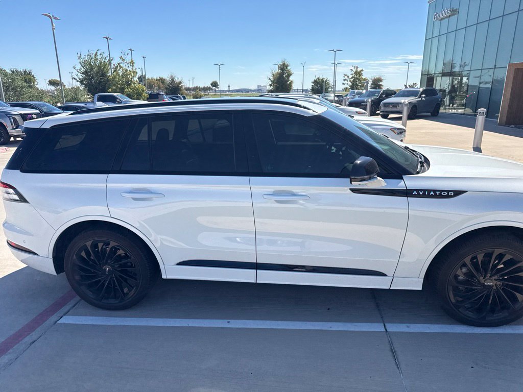 Used 2024 Lincoln Aviator Reserve w/ Jet Appearance Package AWD/4WD image 18
