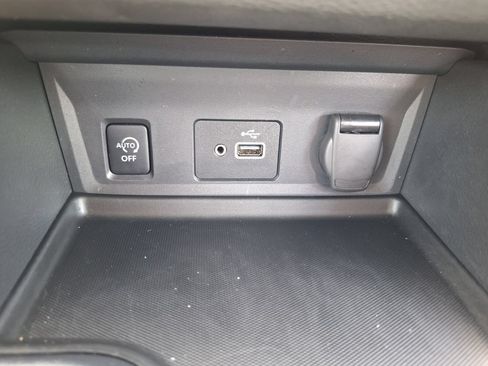 Used 2025 Nissan Sentra S FWD image 17