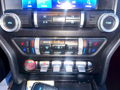 Used 2020 Ford Mustang Premium RWD image 31