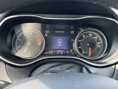 Used 2023 Jeep Cherokee Altitude Lux AWD/4WD image 41