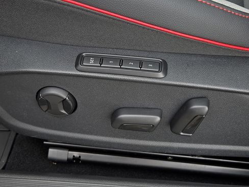 Certified 2025 Volkswagen GTI SE FWD image 30
