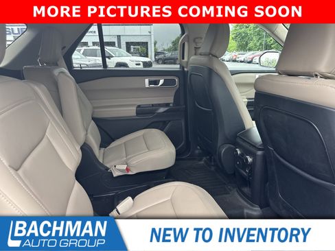 Used 2020 Ford Explorer XLT w/ Equipment Group 202A AWD/4WD image 7